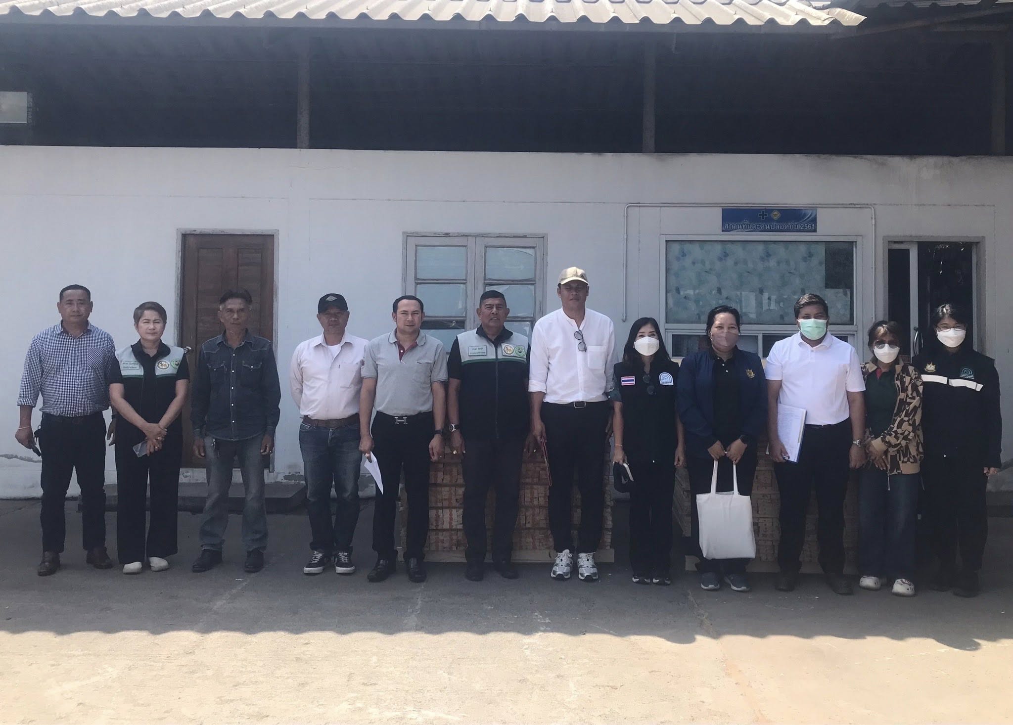 ลงพื้นที่ร่วมตรวจสอบข้อเท็จจริง กรณีสถานประกอบกิจการแปรรูปไม้ ก่อให้เกิดฝุ่นละอองฟุ้งกระจายจากการเลื่อยไม้ ส่งผลกระทบต่อสุขภาพ และสร้างความเดือดร้อนแก่ประชาชน